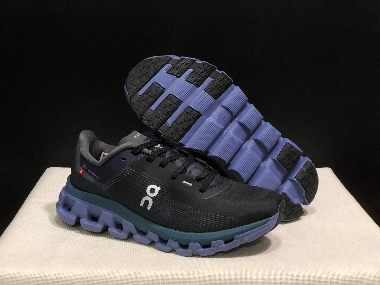 On Running Cloudflow 4 Shock-Absorbing And Wear-Resistant Running Shoes Black/Storm