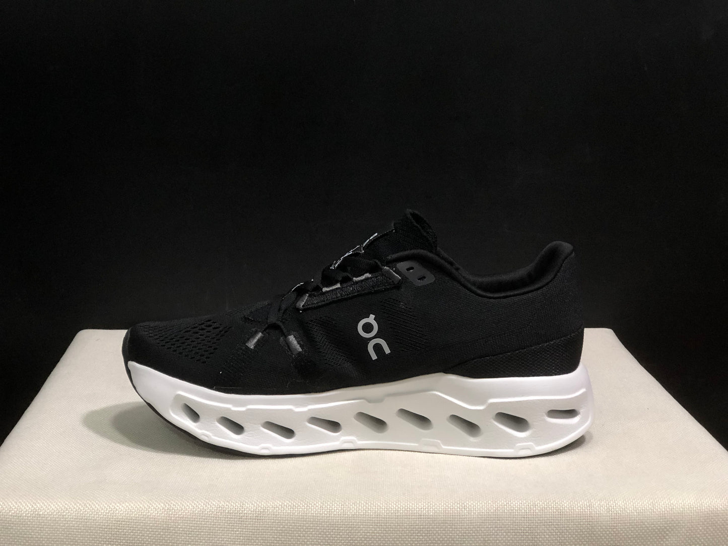 On Running Cloudeclipse Soft And Comfortable Running Shoes Black/White
