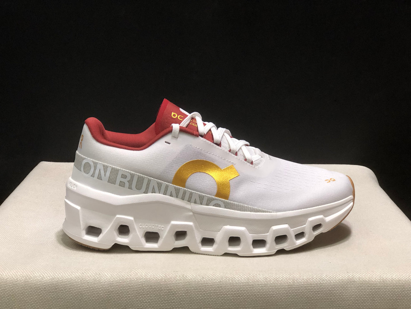 On Running Cloudmonster 2 Shock-Absorbing And Breathable Running Shoes Ivory White/Red