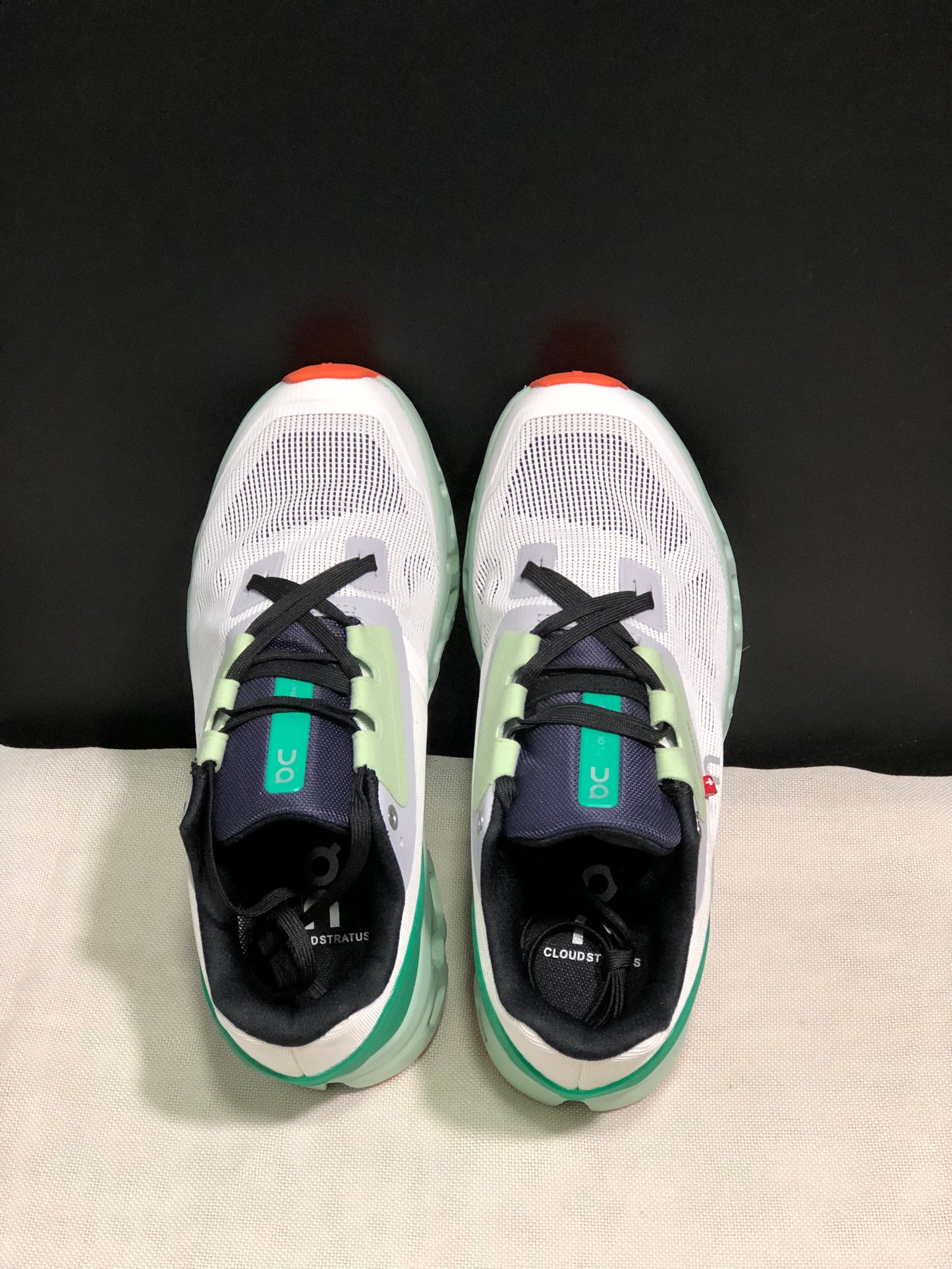 On Running Cloudstratus Breathable Support Running Shoes White/Milk Green