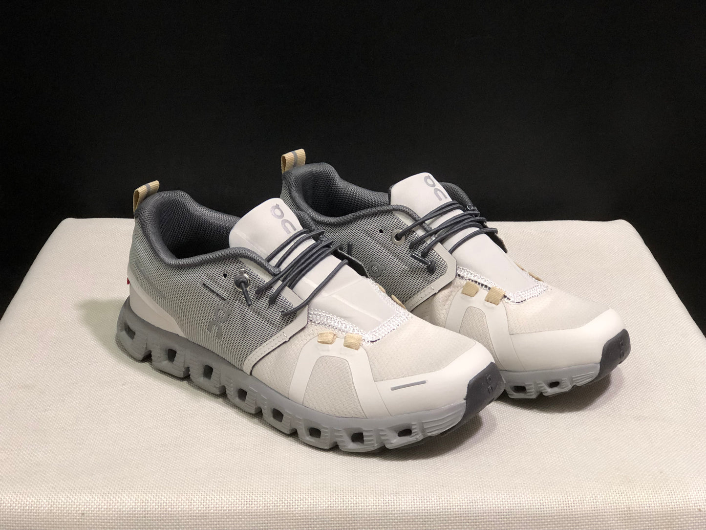On Running Cloud 5 Lightweight Running Shoes Ivory White/Light Grey