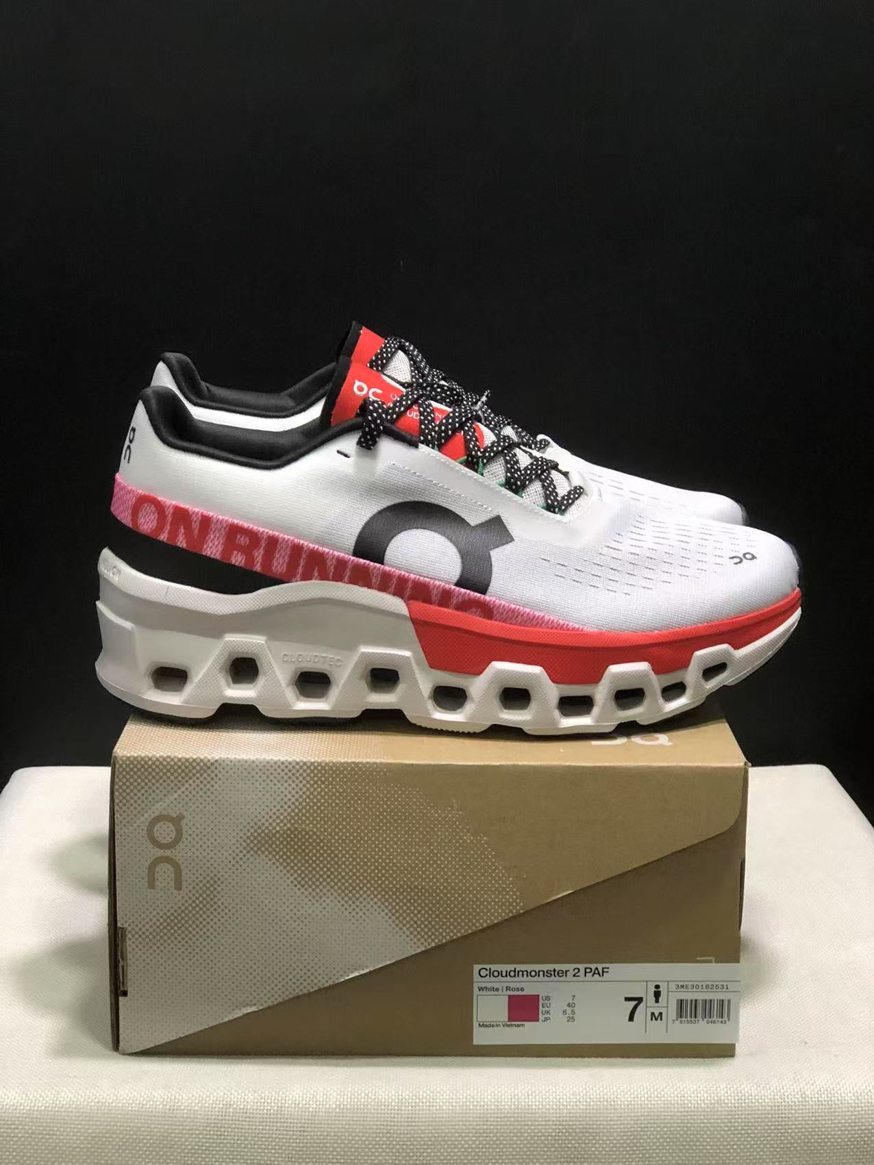 On Running Cloudmonster 2 Shock-Absorbing And Breathable Running Shoes Grayish-White/Rose
