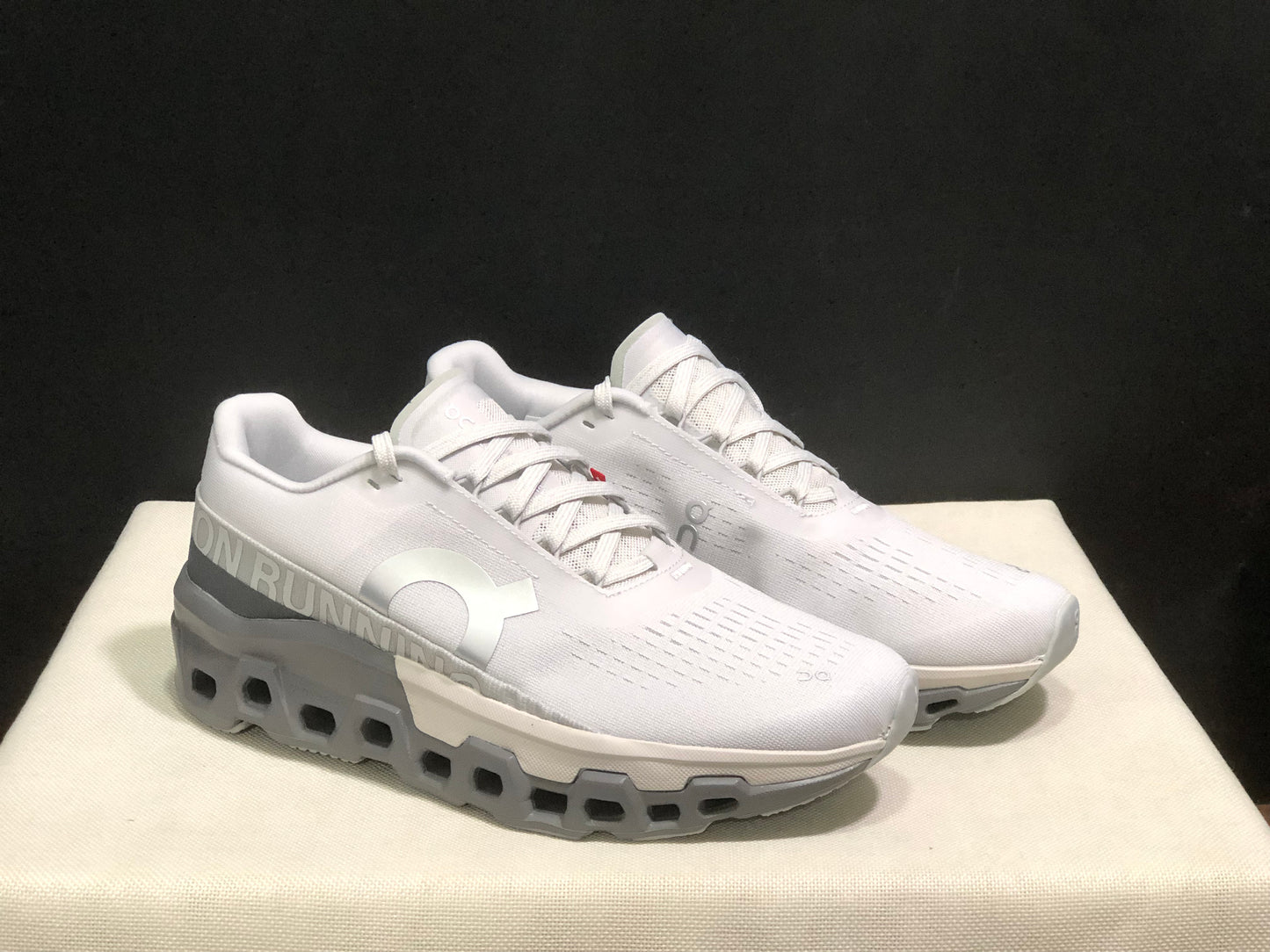 On Running Cloudmonster 2 Shock-Absorbing And Breathable Running Shoes Light Grey