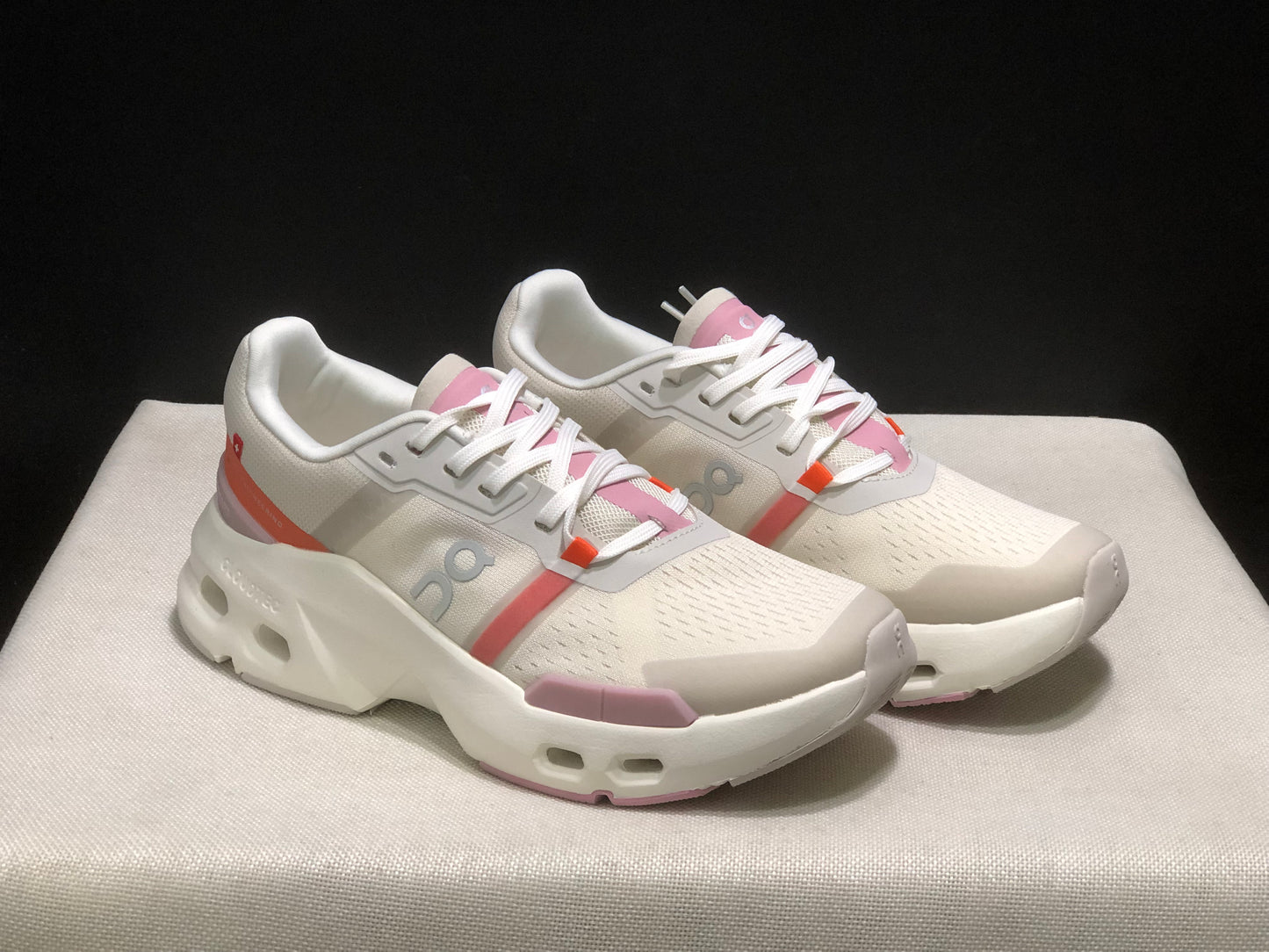 On Running Cloudpulse Comfortable Running Shoes Pearl/Blossom