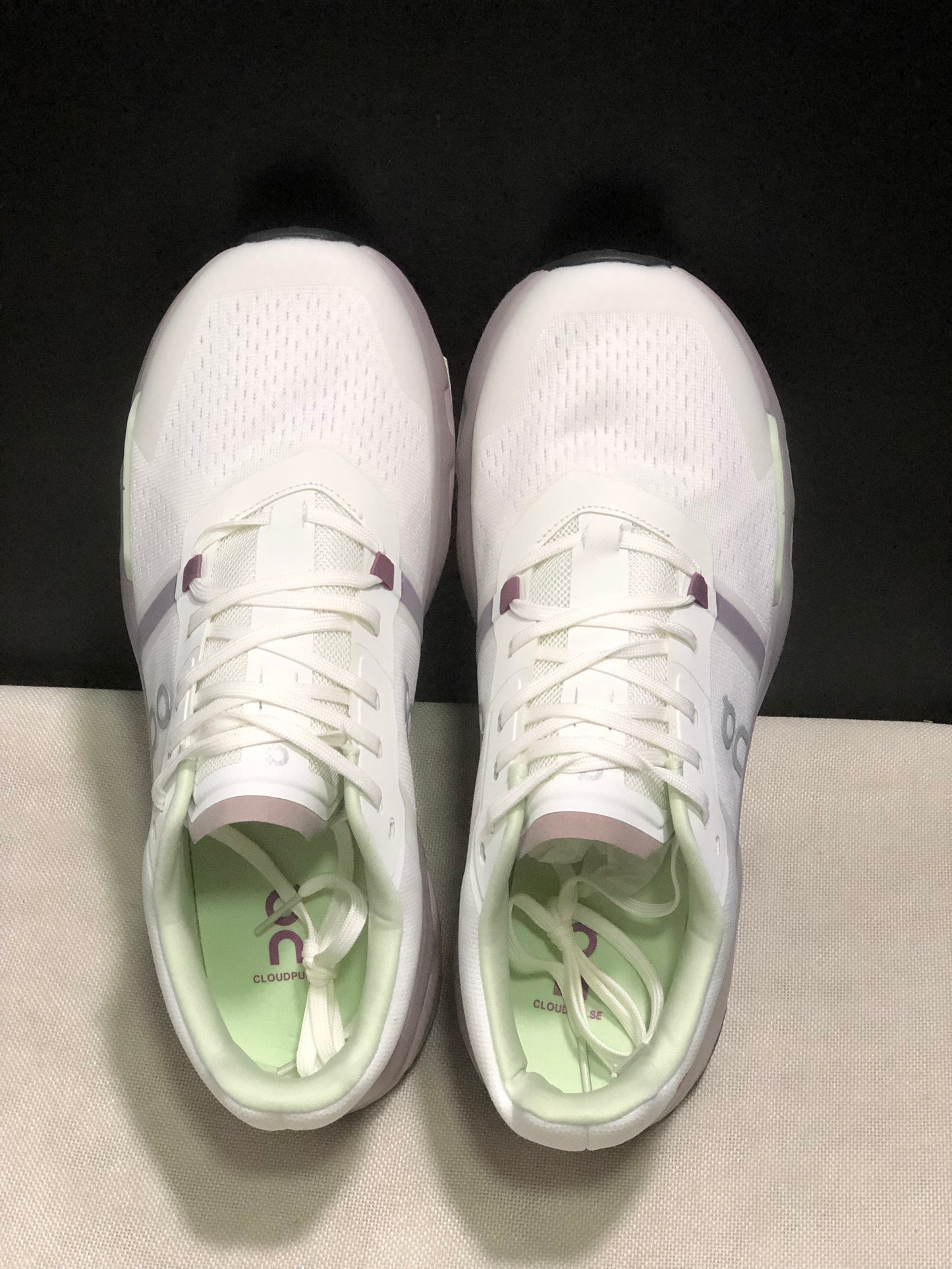 On Running Cloudpulse Comfortable Running Shoes Ivory/Fade
