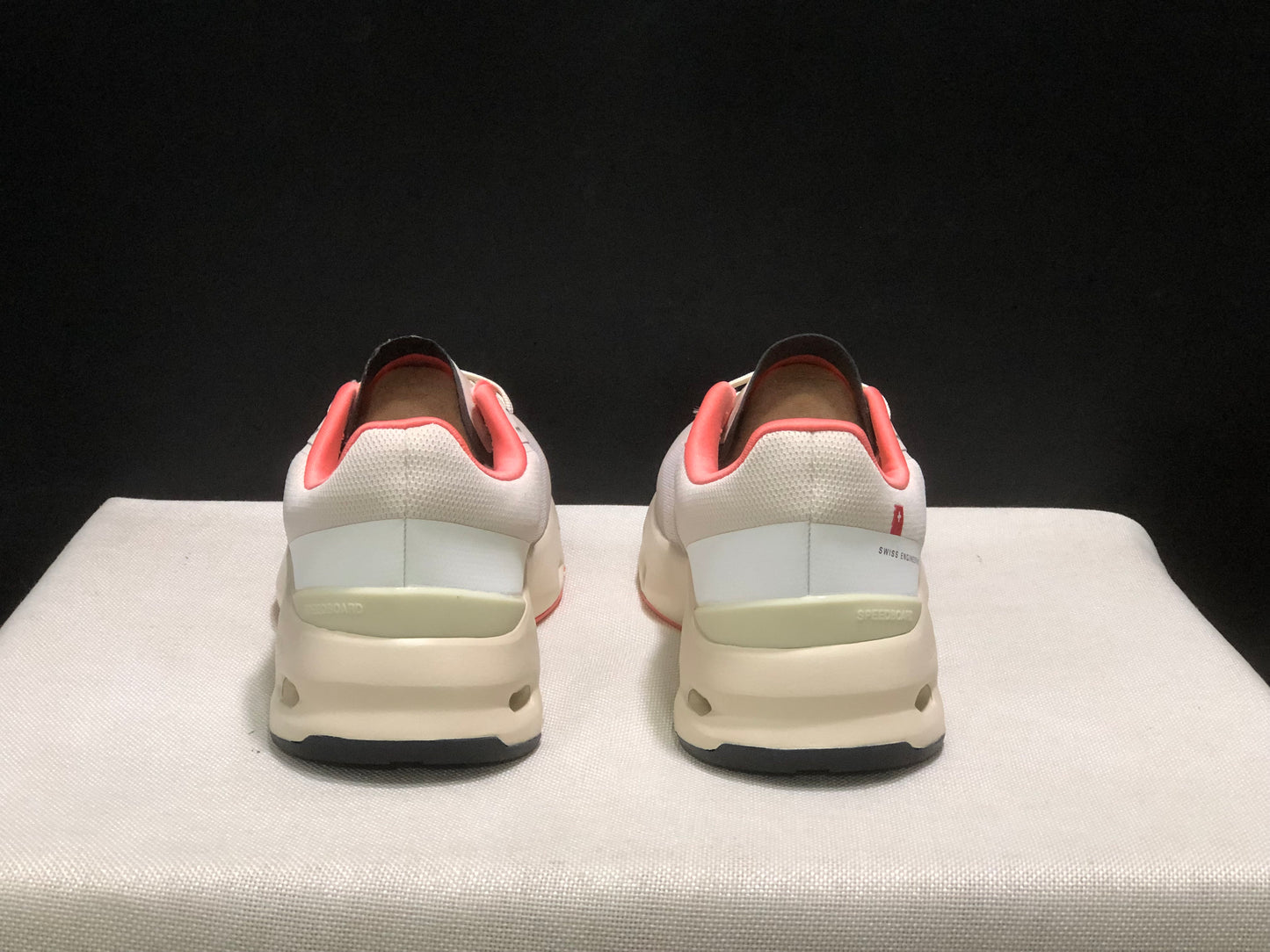 On Running Cloudpulse Comfortable Running Shoes Cream/Orange