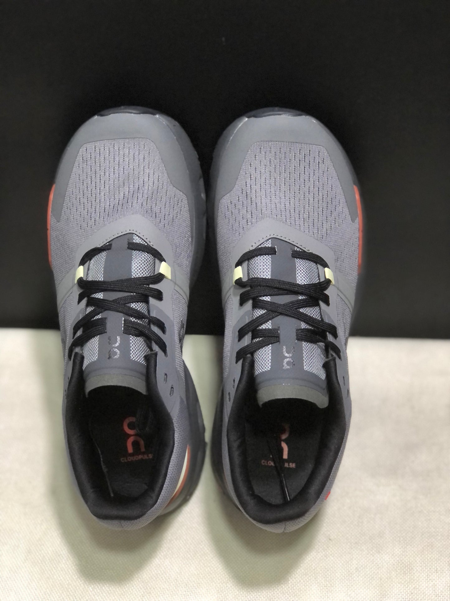 On Running Cloudpulse Comfortable Running Shoes Rock/Chili