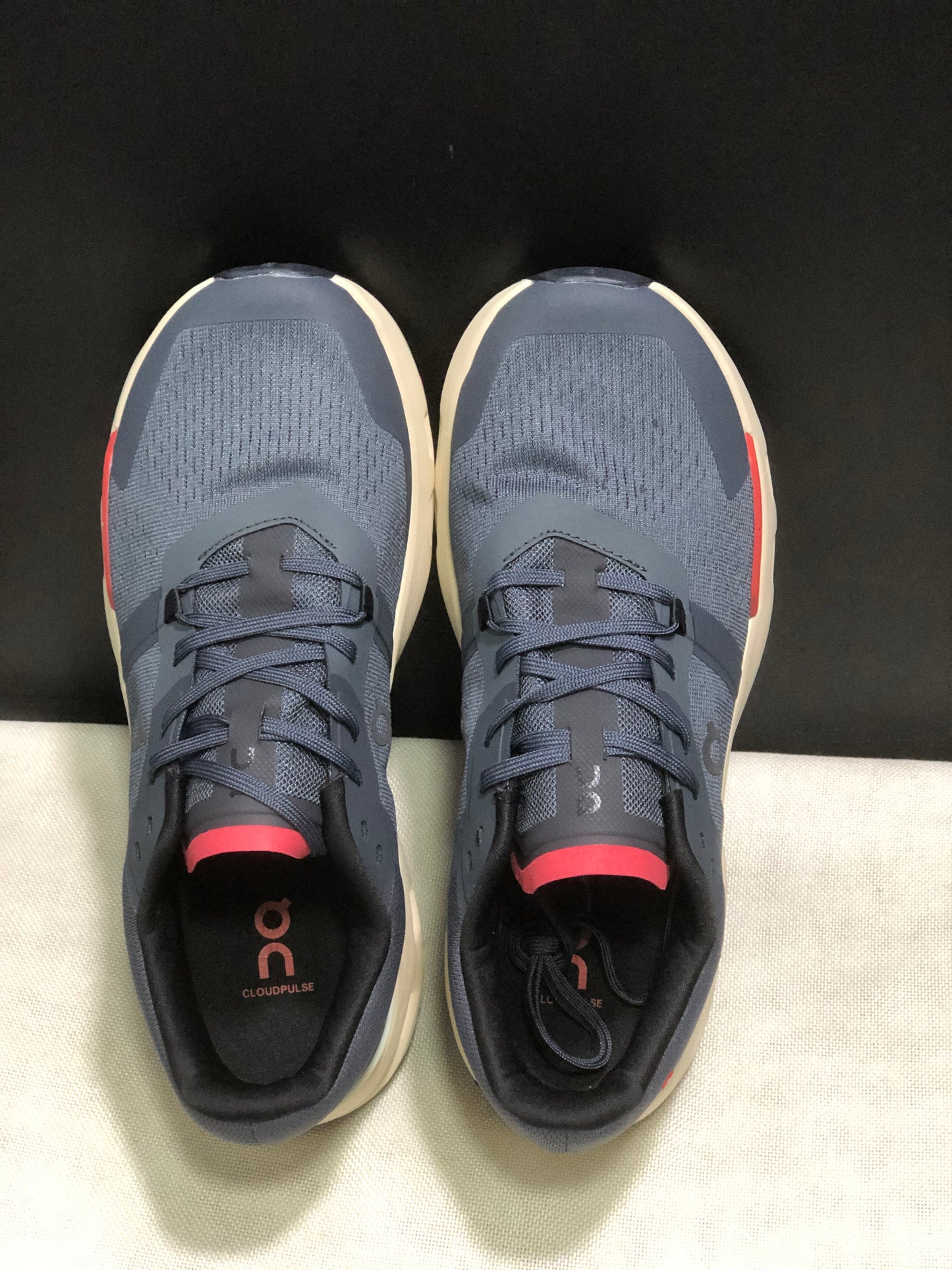 On Running Cloudpulse Comfortable Running Shoes Dark Grey/Red