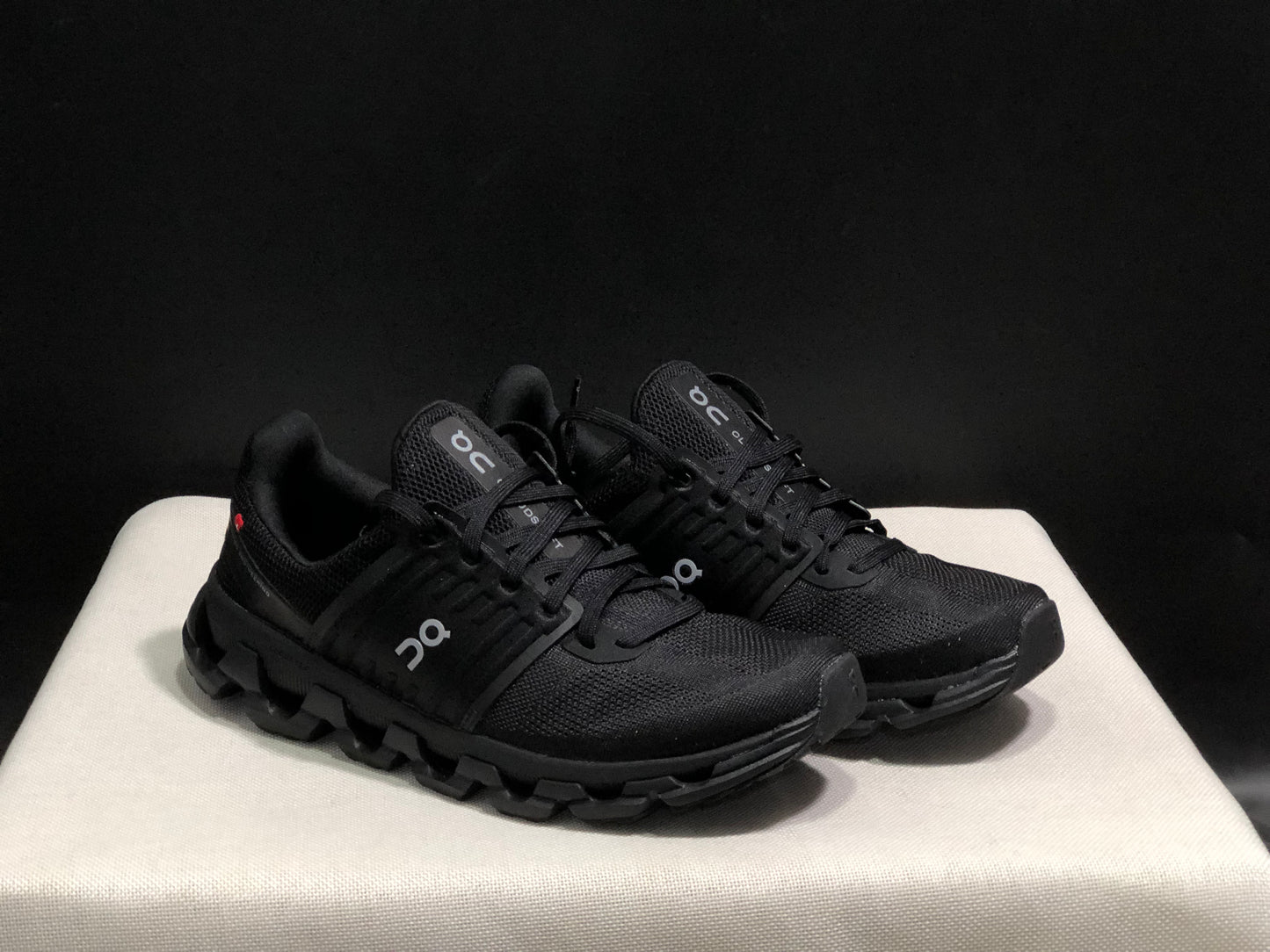 On Running Cloudswift 3 Trendy And Comfortable Running Shoes All Black