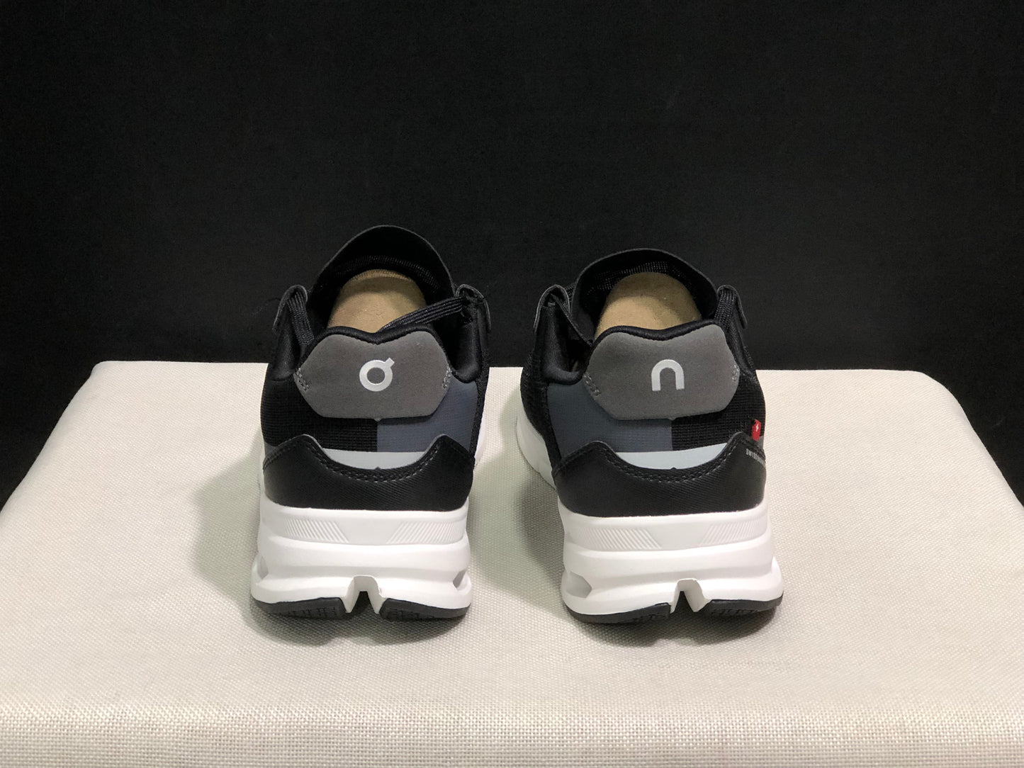 On Running Cloudrift Comfortable And Versatile Sports Casual Shoes Black/White