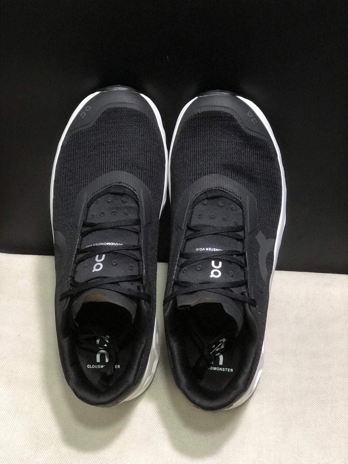 On Running Cloudmonster Void 1 M Casual Running Shoes Black/White