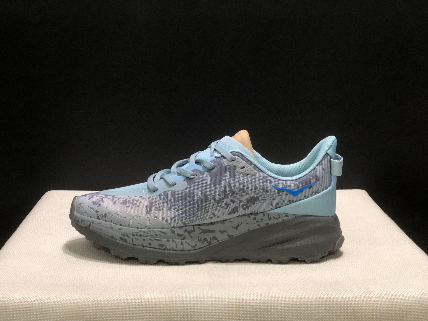 Hoka One One Speedgoat 6 Trail Running Shoes Sneakers Gray