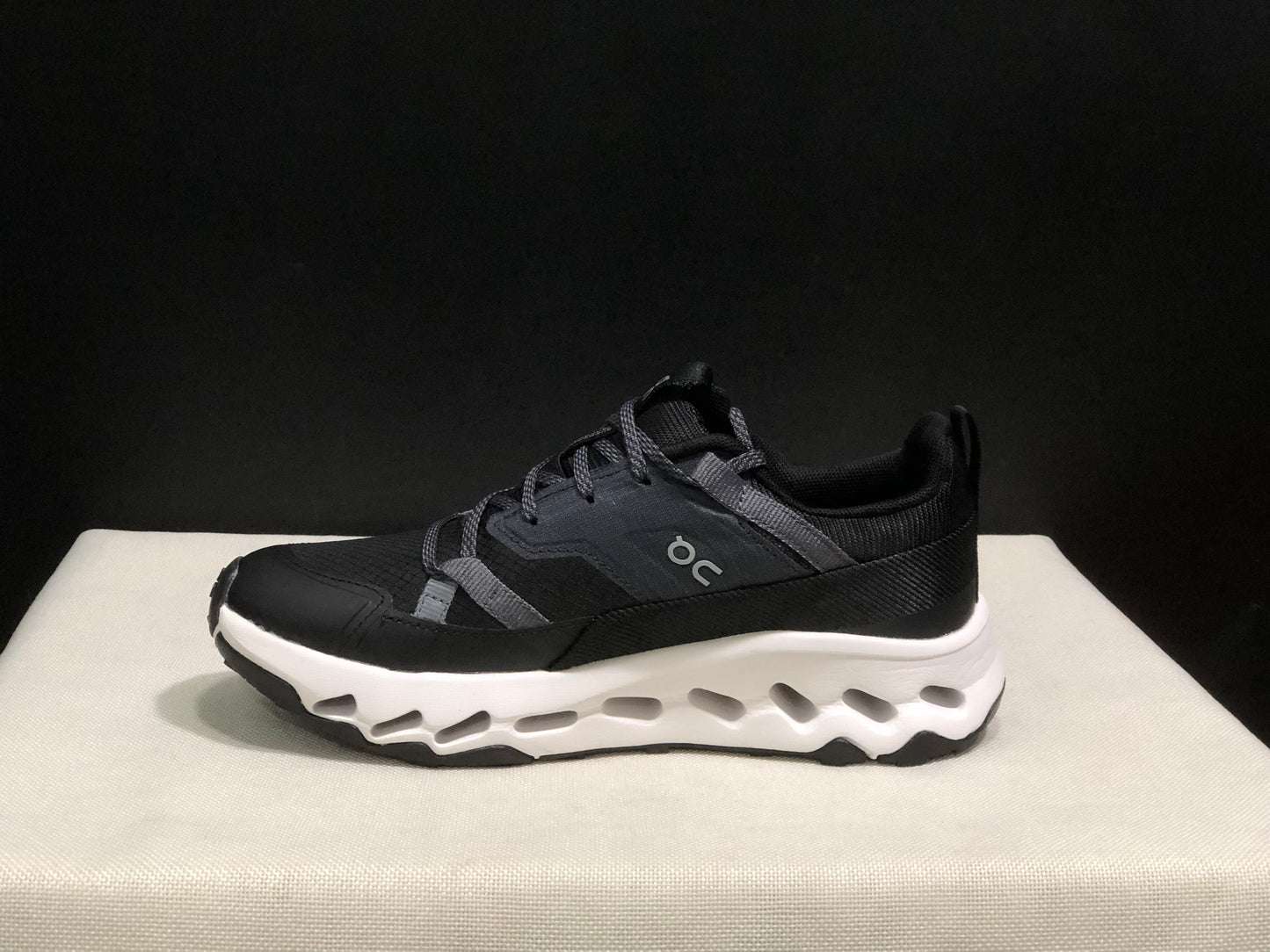 On Running Cloudhorizon Comfortable Hiking Shoes Black/White