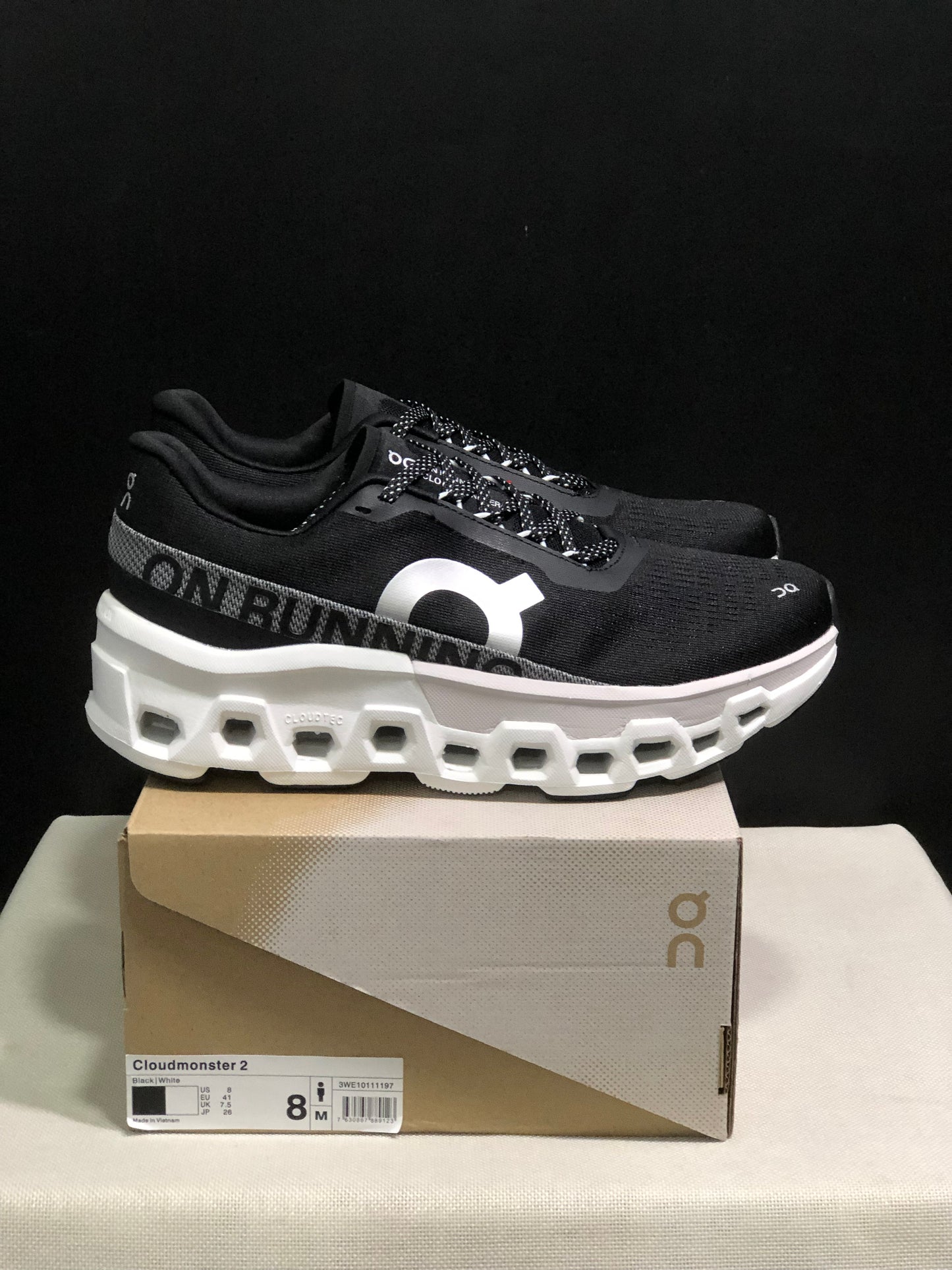 On Running Cloudmonster 2 Shock-Absorbing And Breathable Running Shoes Black/White