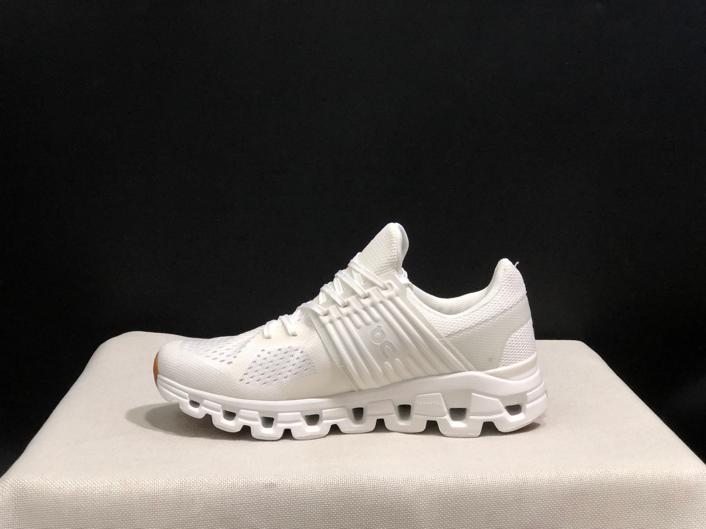 On Running Cloudswift Cushioning Running Shoes White