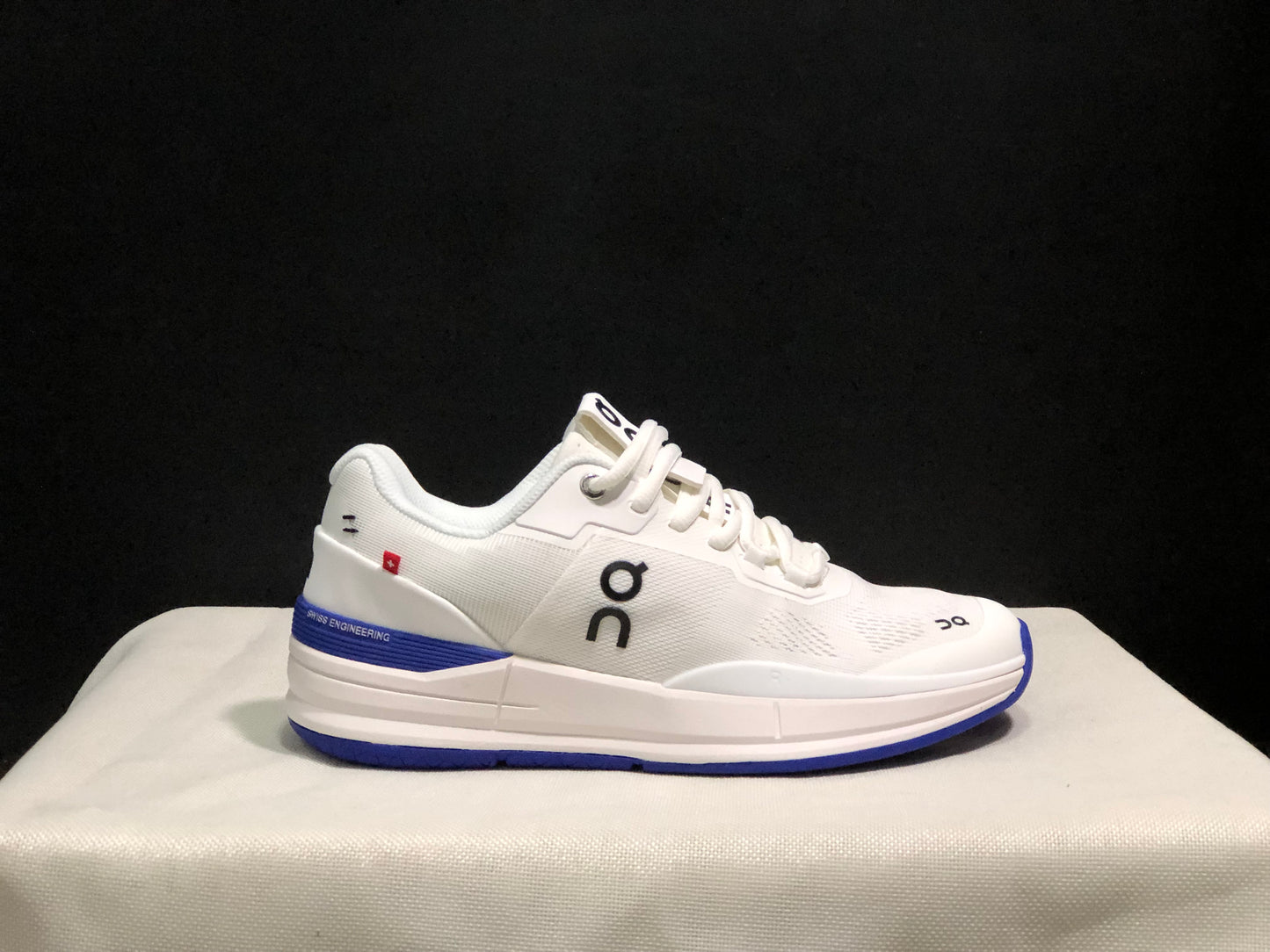 On Running The Roger Rro Durable And Breathable Tennis Shoes White/Sapphire Blue