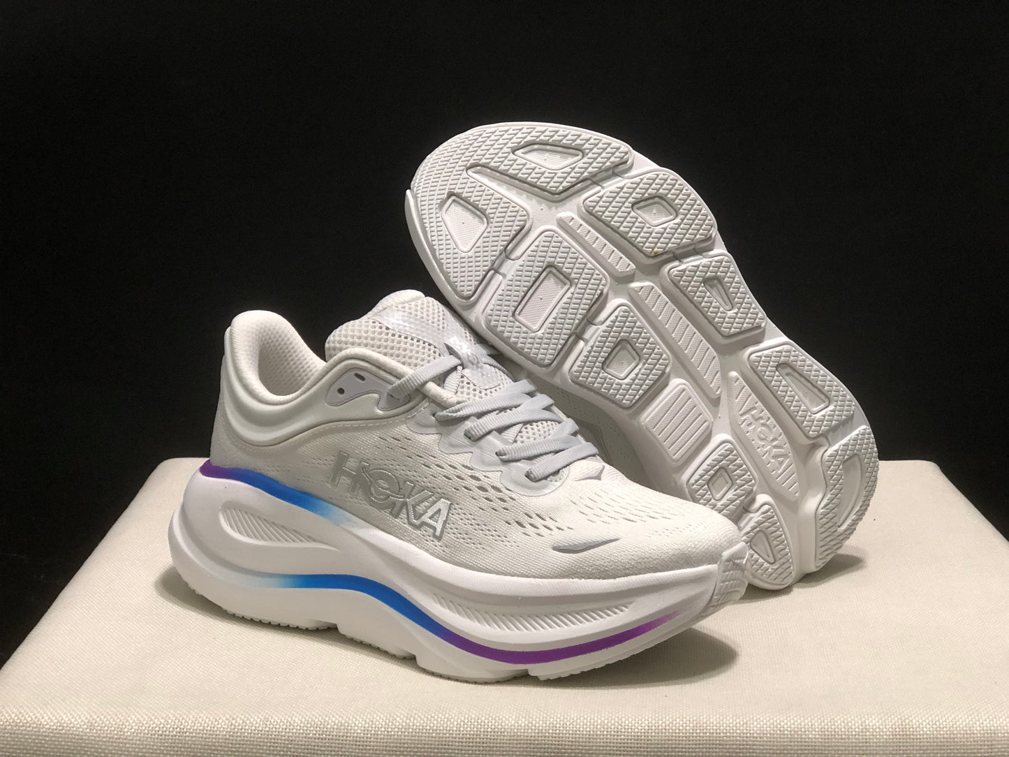 Hoka One One Bondi 9 Comfortable Low-top Running Shoes White Sneakers