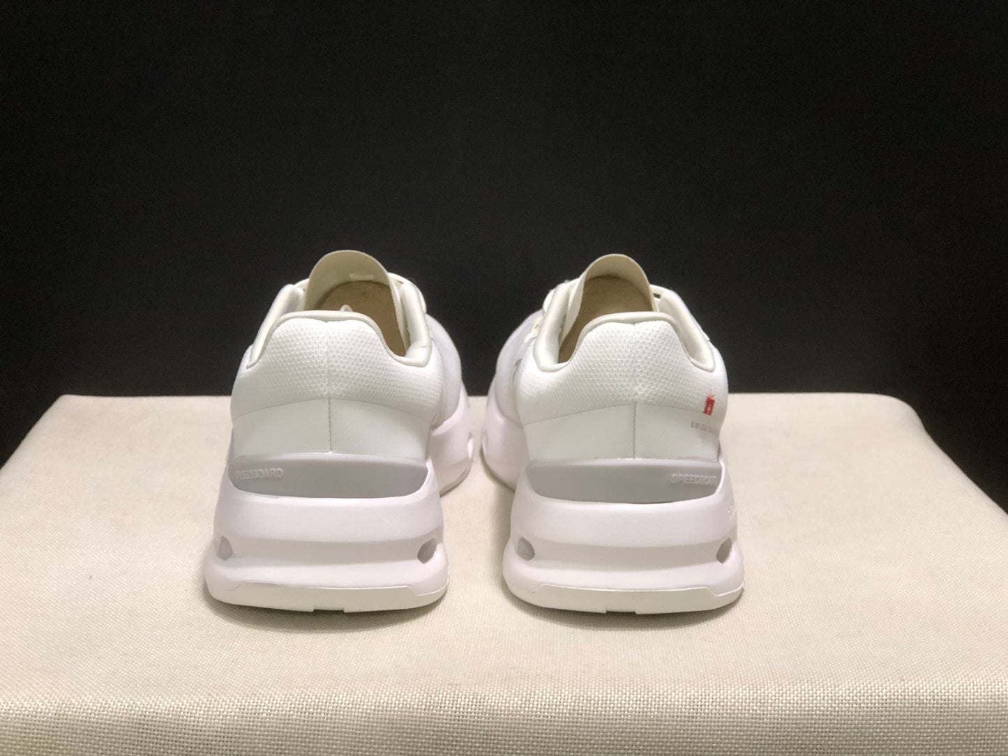 On Running Cloudpulse Comfortable Running Shoes White