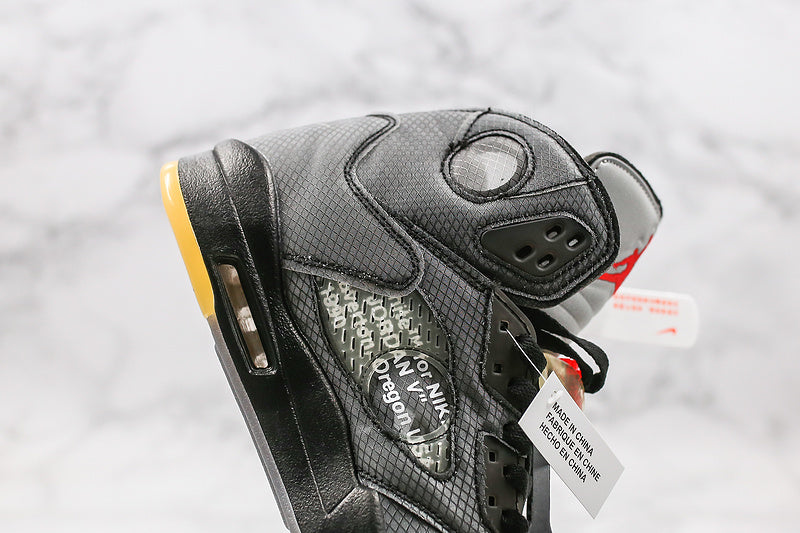 Nike Air Jordan Retro 5 SP x Off-White Mid Muslin Medium Grey Sneakers