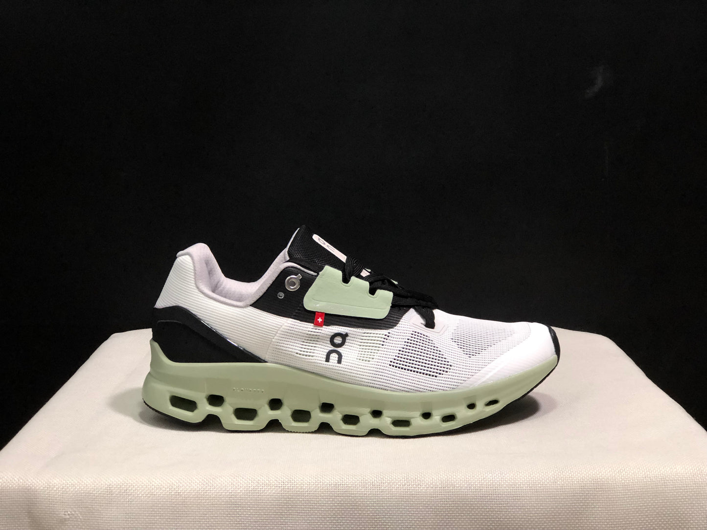 On Running Cloudstratus Breathable Support Running Shoes White/Green