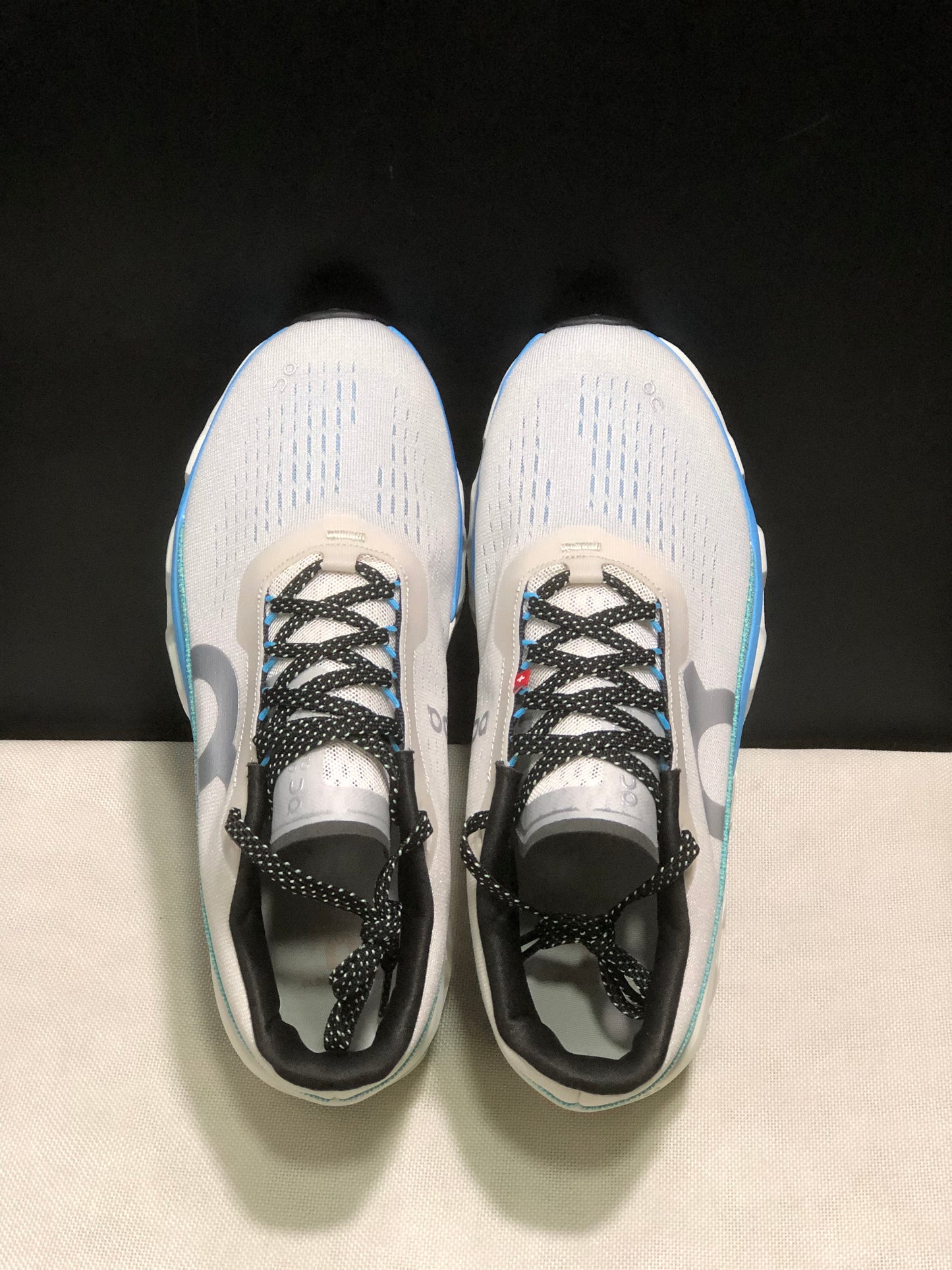 On Running Cloudmonster 2 Shock-Absorbing And Breathable Running Shoes Cream/Blue