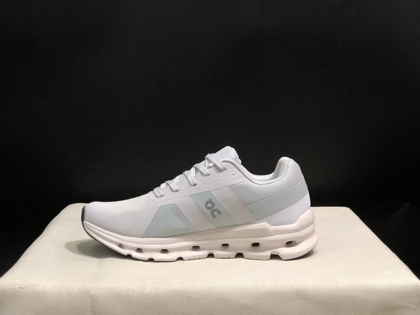 On Running Cloudrunner Anti-Slip Sports Running Shoes White/Frost