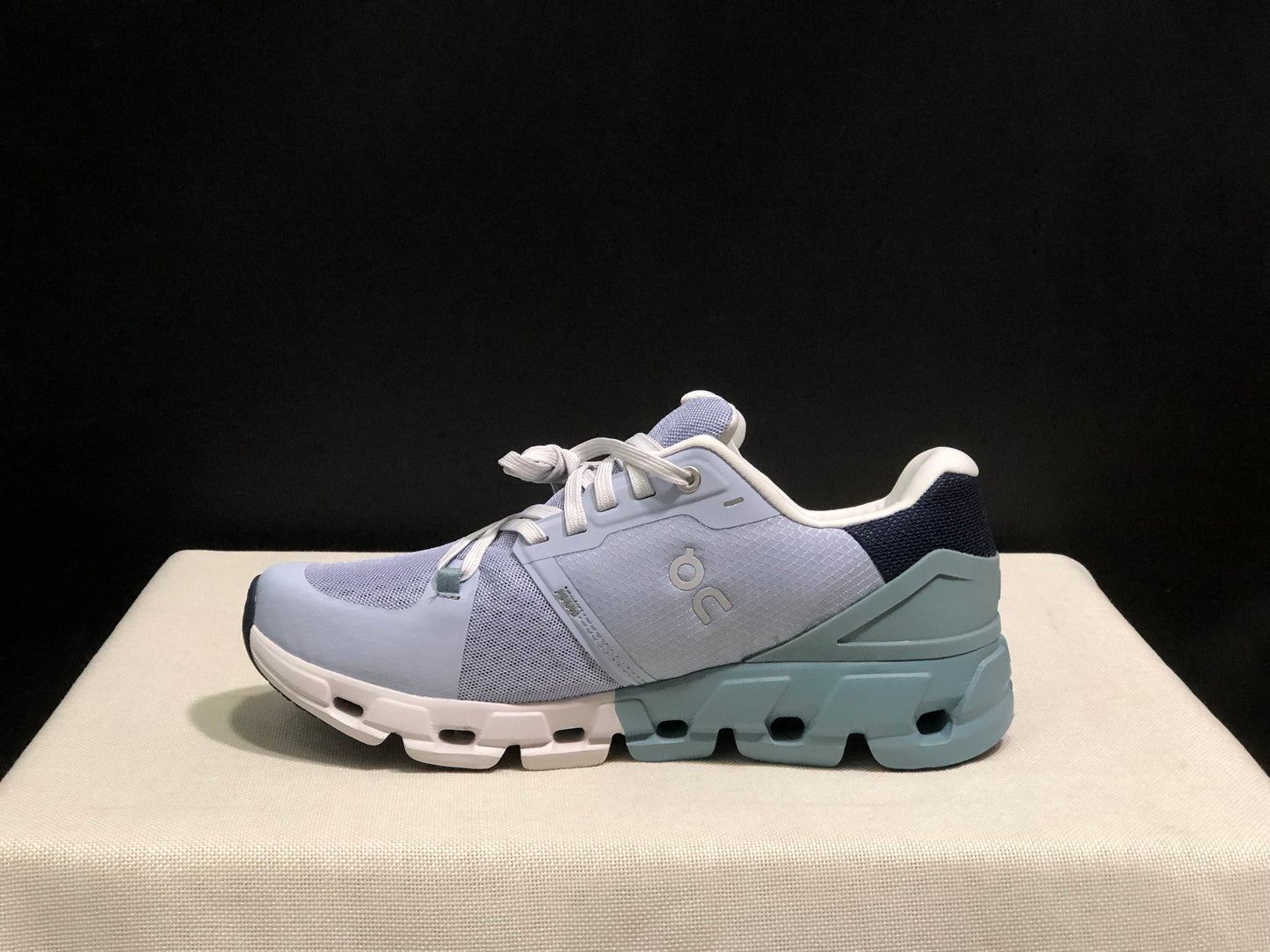 On Running Cloudflow 4 Shock-Absorbing And Wear-Resistant Running Shoes Nimbus/Cobble