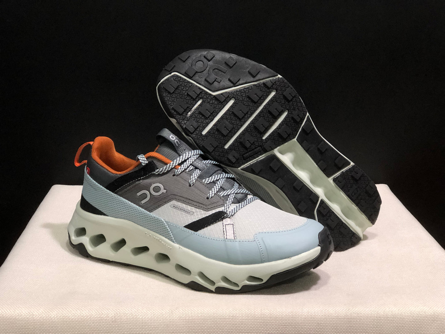 On Running Cloudhorizon Comfortable Hiking Shoes Moon/Orange