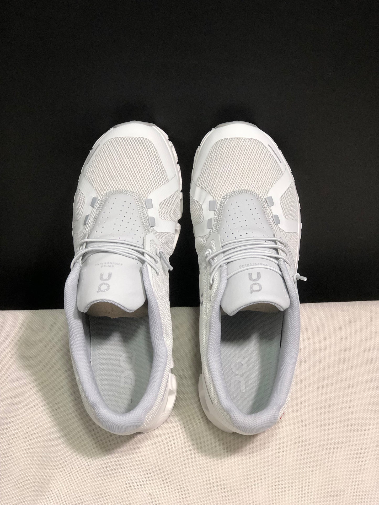 On Running Cloud 5 Lightweight Running Shoes White Asphait