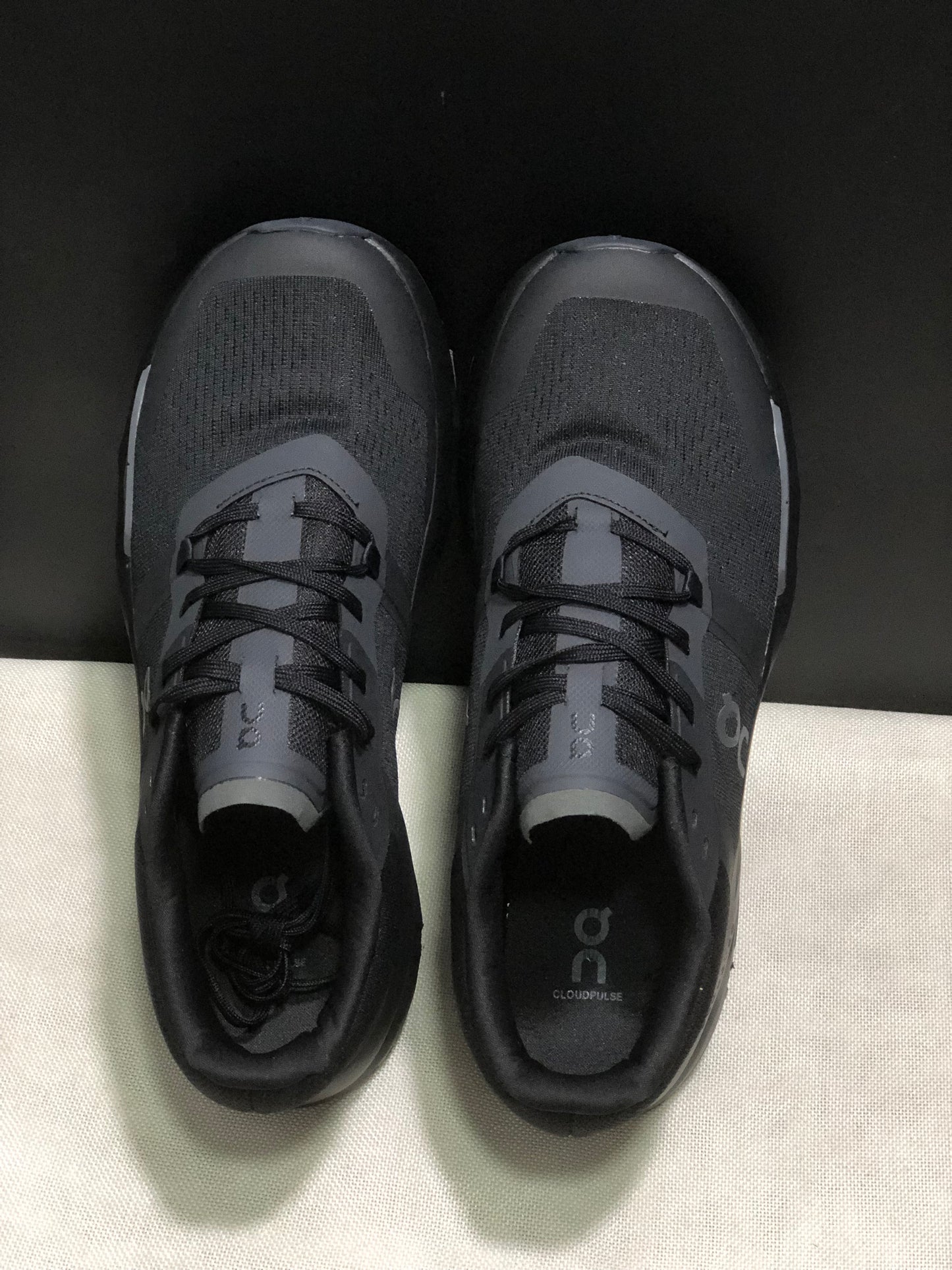 On Running Cloudpulse Comfortable Running Shoes Black/Dark Grey