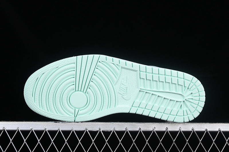 Nike Air Jordan 1 Retro High OG Cream Green Black White Sneakers