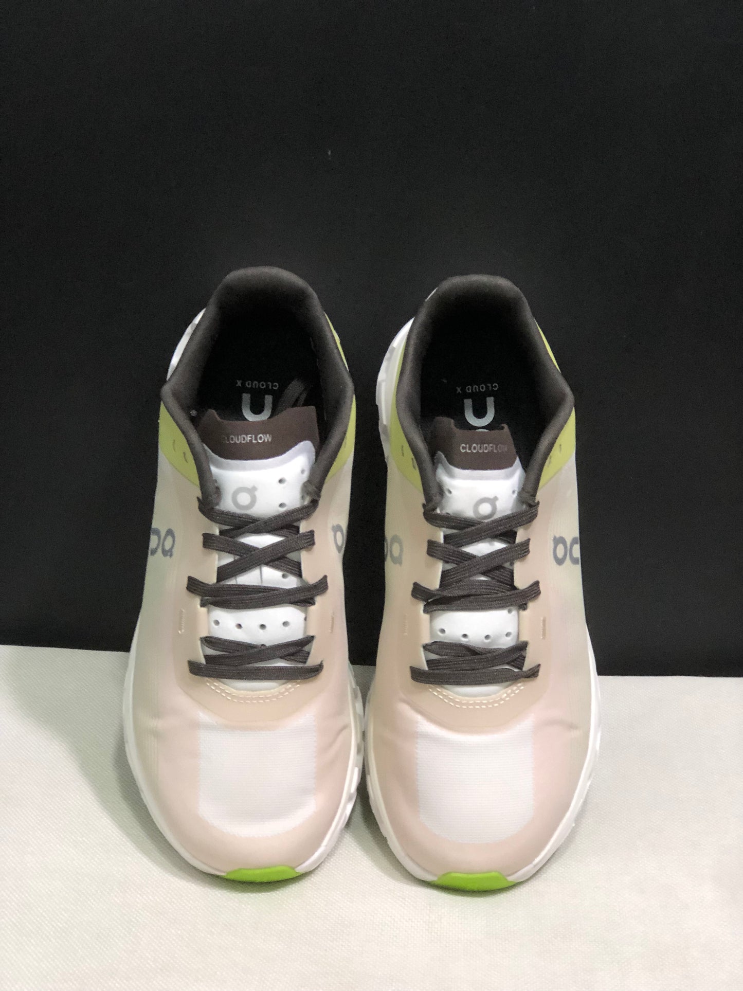 On Running Cloudflow 4 Shock-Absorbing And Wear-Resistant Running Shoes Zest/Frost
