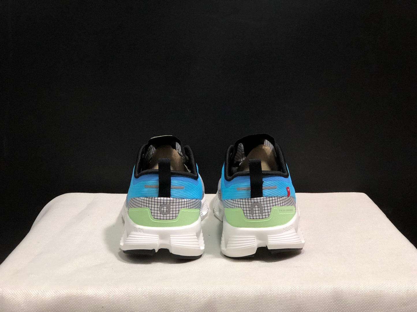 On Running Cloud X Shift Breathable And Shock-Absorbing Lightweight Running Shoes Niagara Blue/Light Khaki