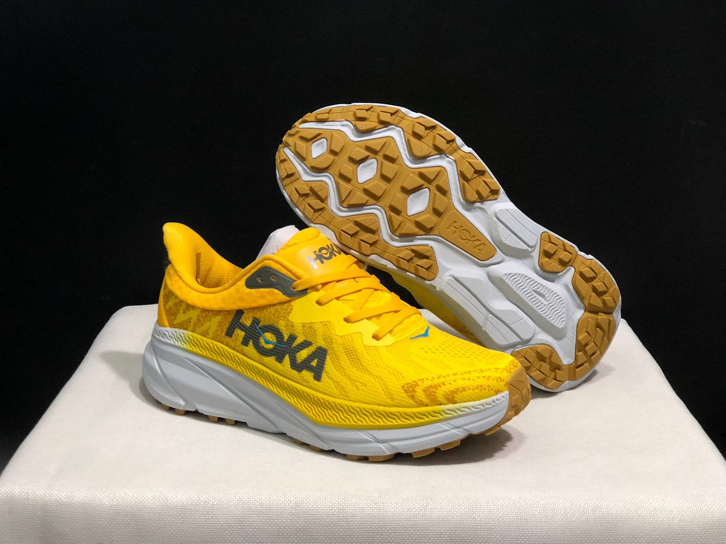 Hoka One One Challenger 7 Shock-absorbing Breathable Running Shoes Sneakers Yellow