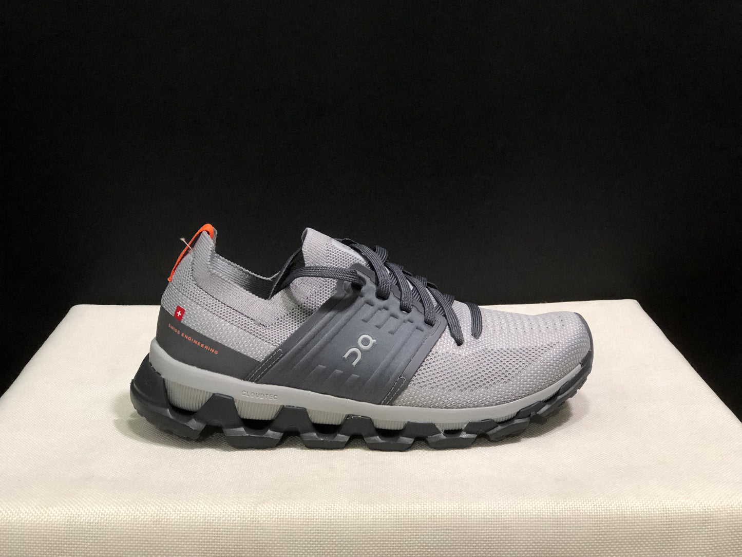 On Running Cloudswift 3 Trendy And Comfortable Running Shoes Grey