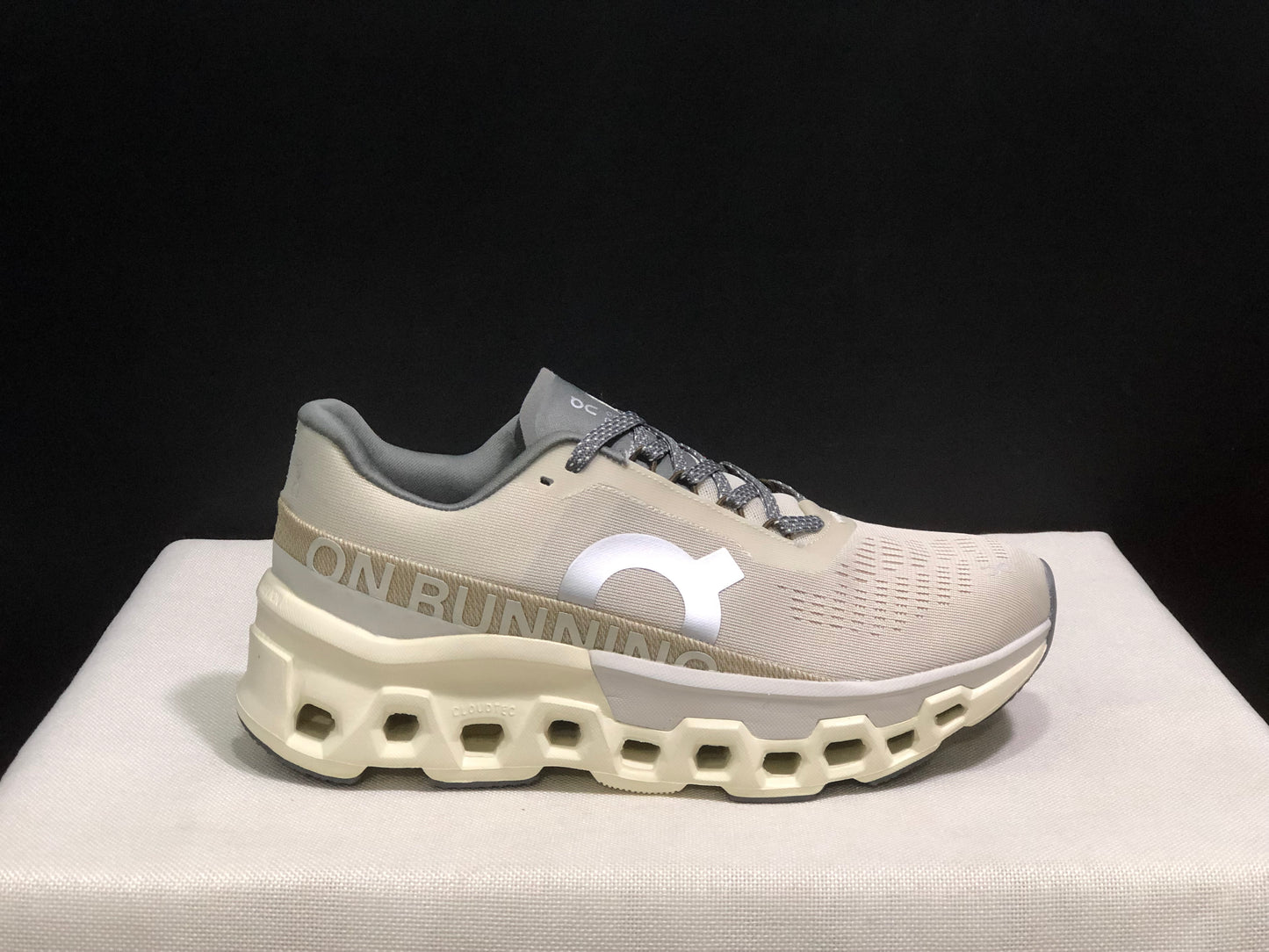 On Running Cloudmonster 2 Shock-Absorbing And Breathable Running Shoes Grey/Light Khaki