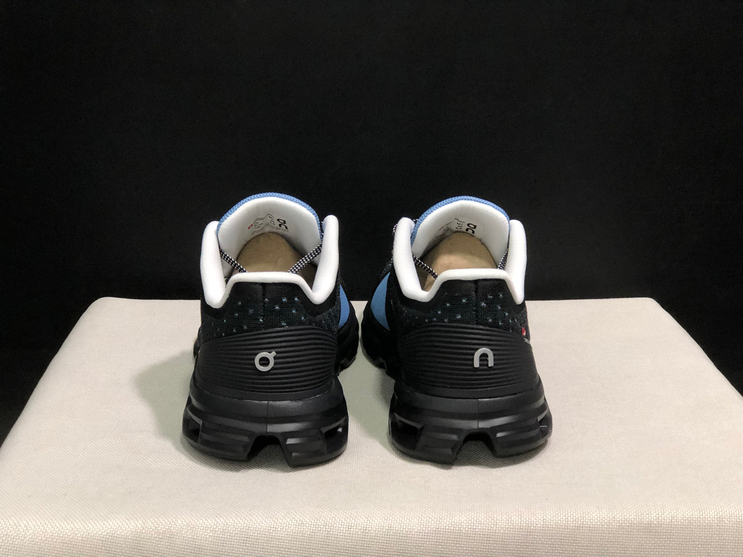 On Running Cloudstratus Shock-Absorbing And Breathable Running Shoes Black/Blue
