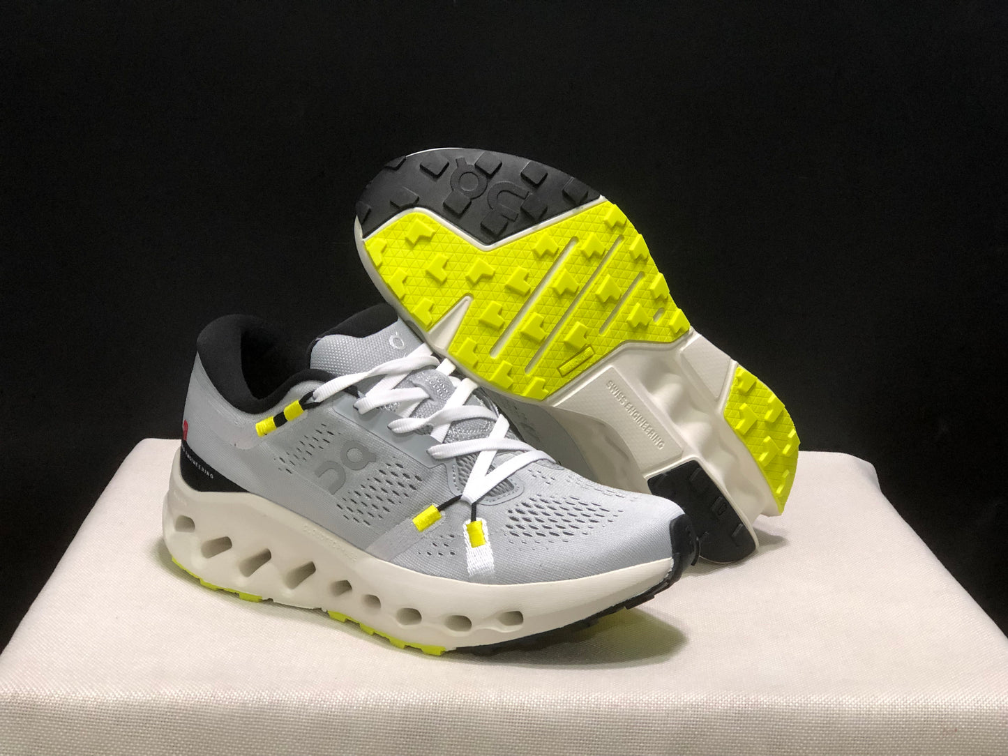 On Running Cloudsurfer 2 Casual Running Shoes Glacier Grey/Ivory