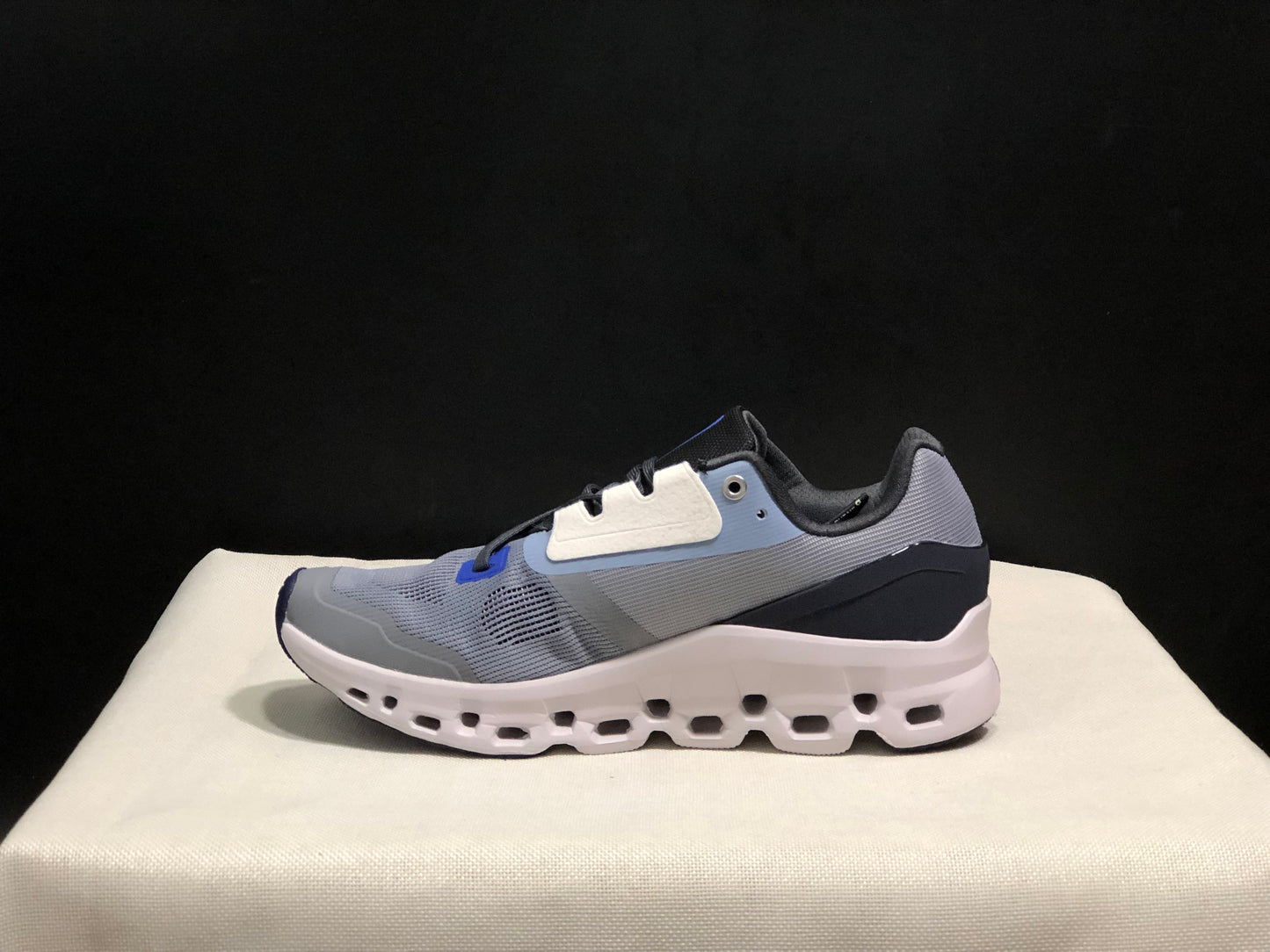 On Running Cloudstratus Breathable Support Running Shoes Wolf Grey
