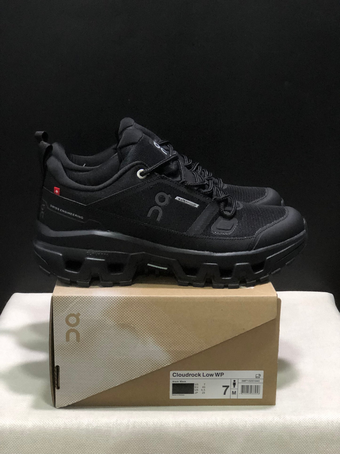 On Running Cloudrock Low WP Hiking Outdoor Shoes All Black
