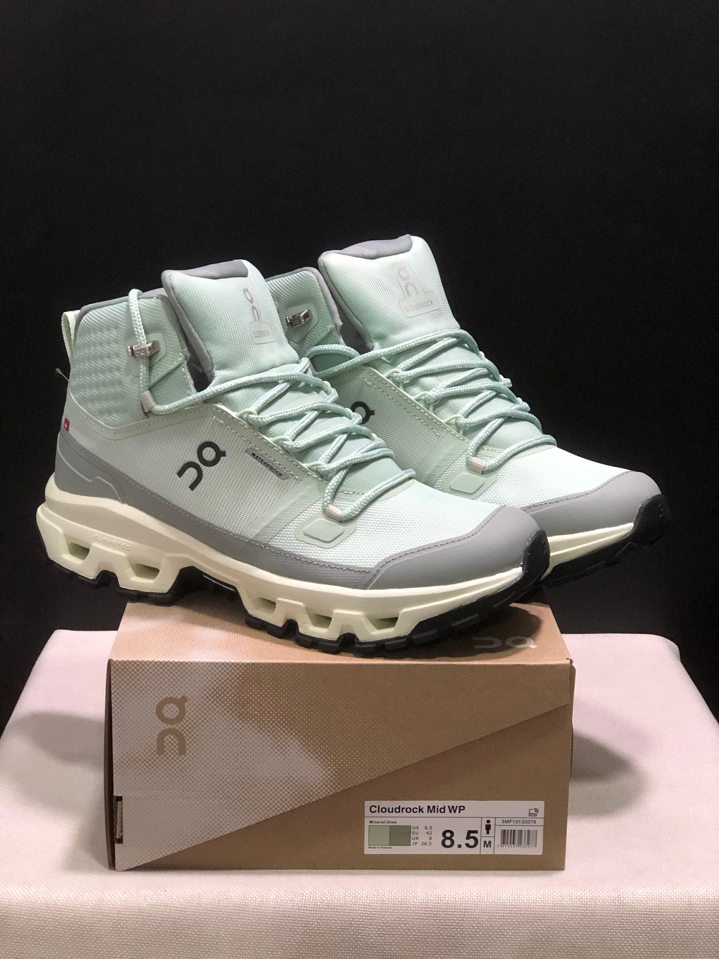 On Running Cloudrock Mid WP High-Top Hiking Shoes Mineral/Aloe