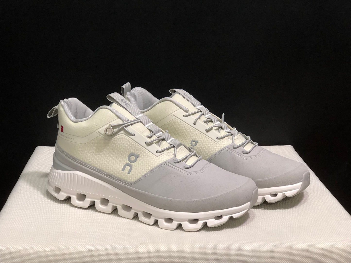 On Running Cloud Hi Edge Outdoor Training Running Shoes Beige/Light Grey