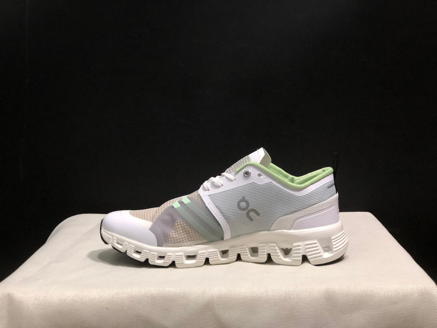 On Running Cloud X Shift Breathable And Shock-Absorbing Lightweight Running Shoes Light Grey/Light Green