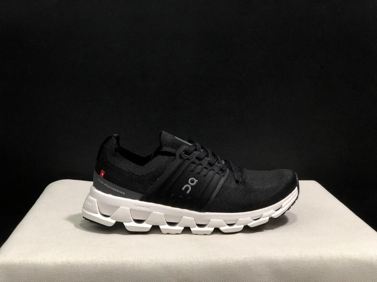 On Running Cloudswift 3 Trendy And Comfortable Black Running Shoes