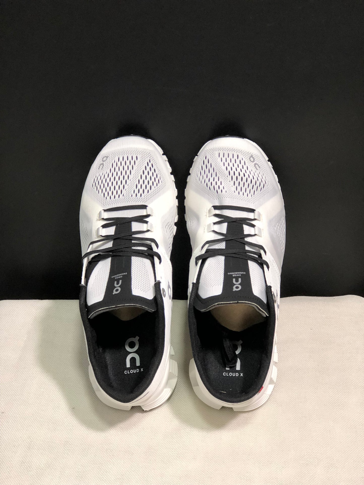 On Running Cloud X Lightweight Running Shoes White/Asphalt