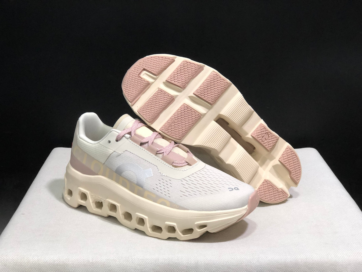 On Running Cloudmonster CNY Shock-Absorbing And Anti-Slip Sports Shoes Moonlight/pink