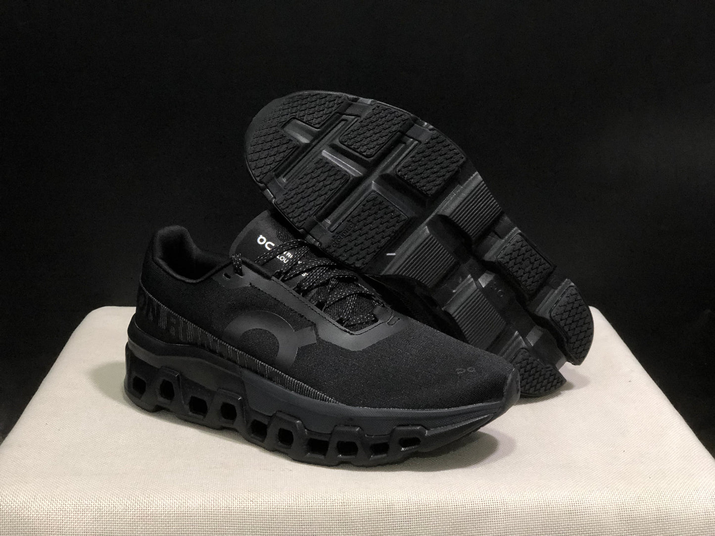 On Running Cloudmonster 2 Shock-Absorbing And Breathable Running Shoes Black