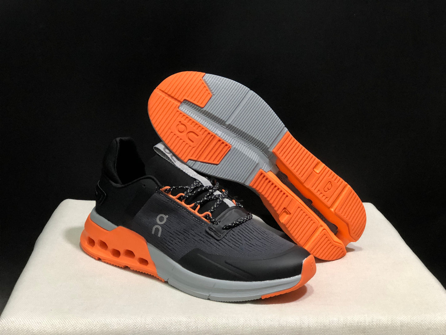 On Running Cloudnova Flux Comfortable Running Shoes Black/Flame