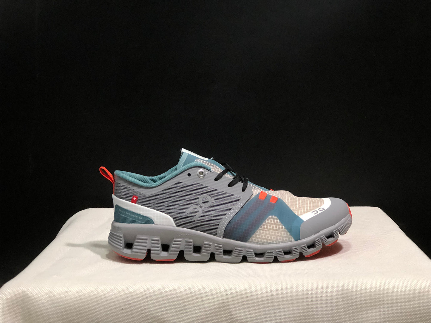 On Running Cloud X Shift Breathable And Shock-Absorbing Lightweight Running Shoes Alloy Gray