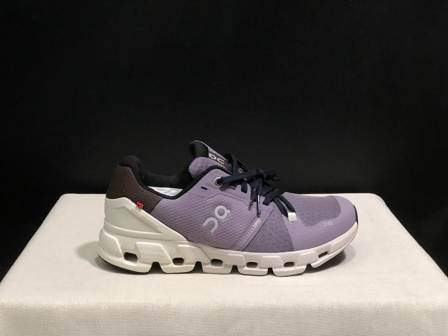 On Running Cloudflow 4 Shock-Absorbing And Wear-Resistant Running Shoes Shark/Pearl